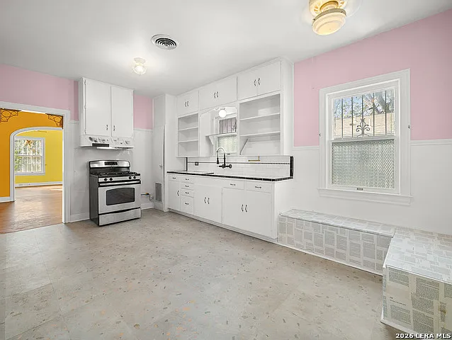1627 Schley Ave — Photo 10