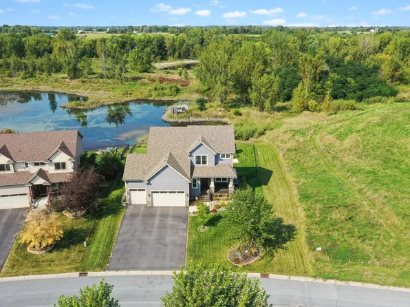 2548 Coldwater Xing, Mayer, MN 55360