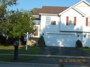 411 Gloria Ln #411, Oswego, IL 60543