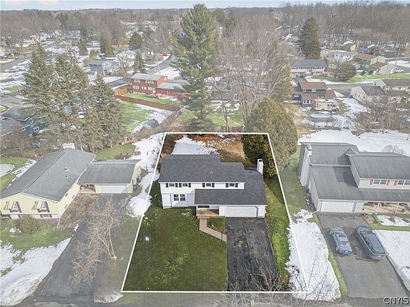 4th image of 212 Riverdale Rd