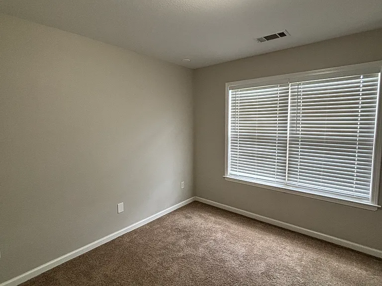 26 Mustang Dr — Photo 14