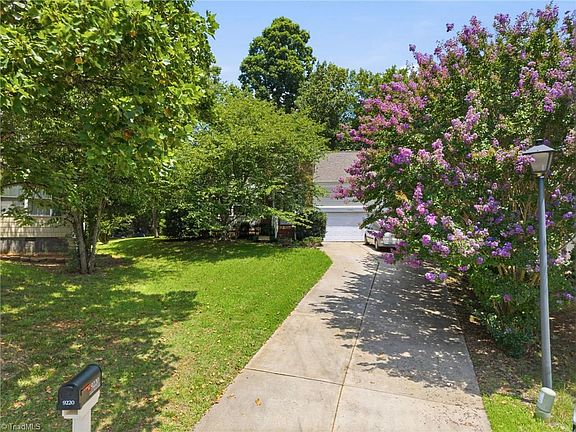 3rd image of 9220 Garnet Field Ct