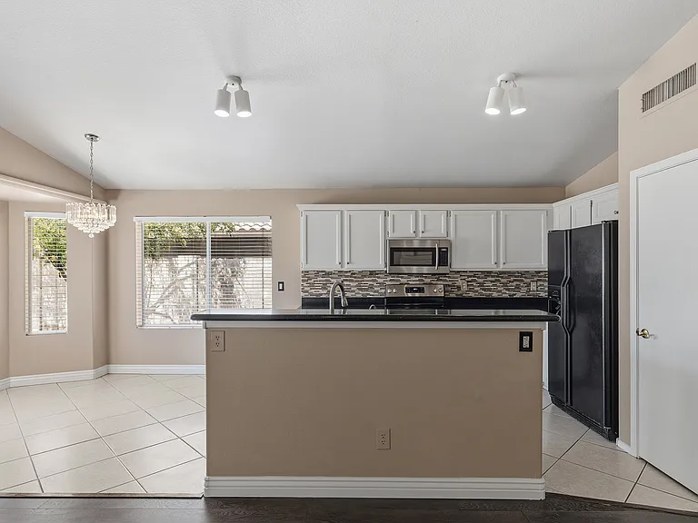11820 S 45th St — Photo 25
