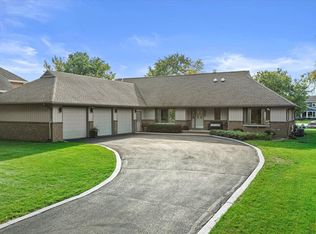 1905 Hickory LANE, Oshkosh, WI 54901
