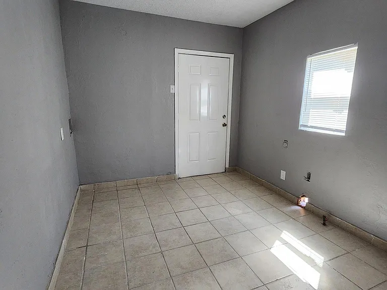 2640 SW 38th St — Photo 11