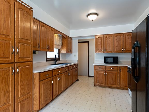 3rd image of 128 W Center St