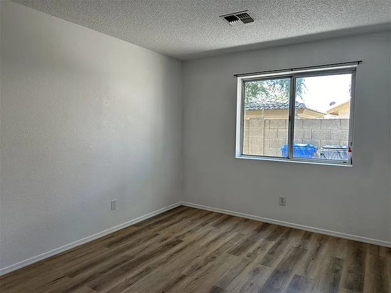3143 N 114th Dr — Photo 9