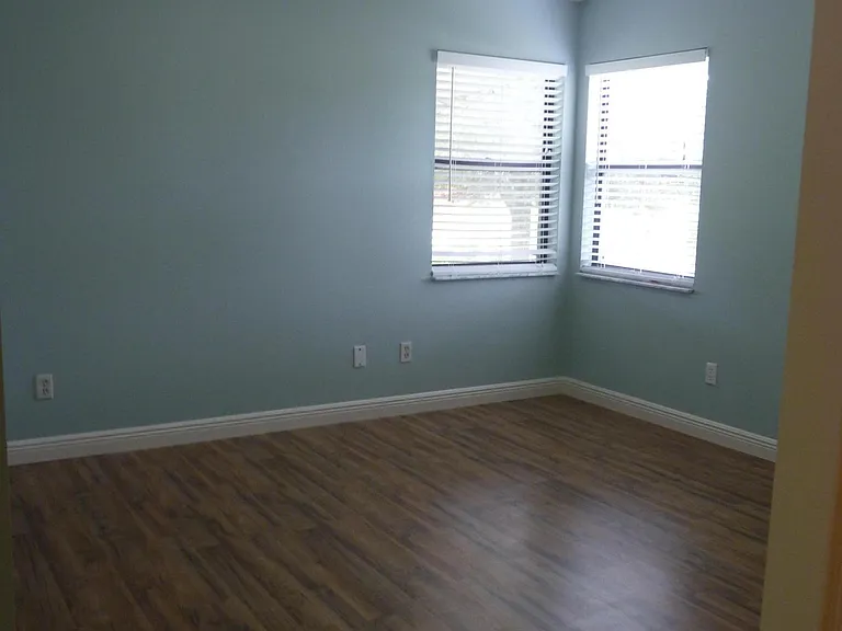 1105 Dallam Ave NW — Photo 6