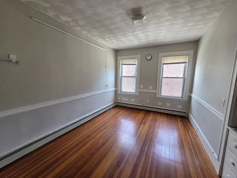 77 Walnut St #1 — Photo 8