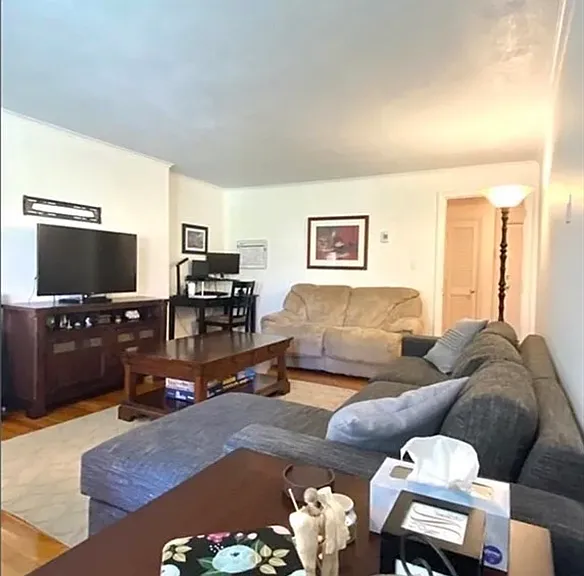 281 Beacon St #7 — Photo 5