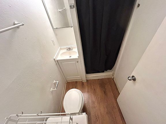 4th image of 1442 Victoria St APT 102