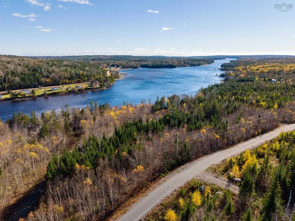 8 Anderson Dr, Saint Mary's, NS B0J 3C0