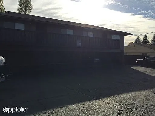 Building Photo 3