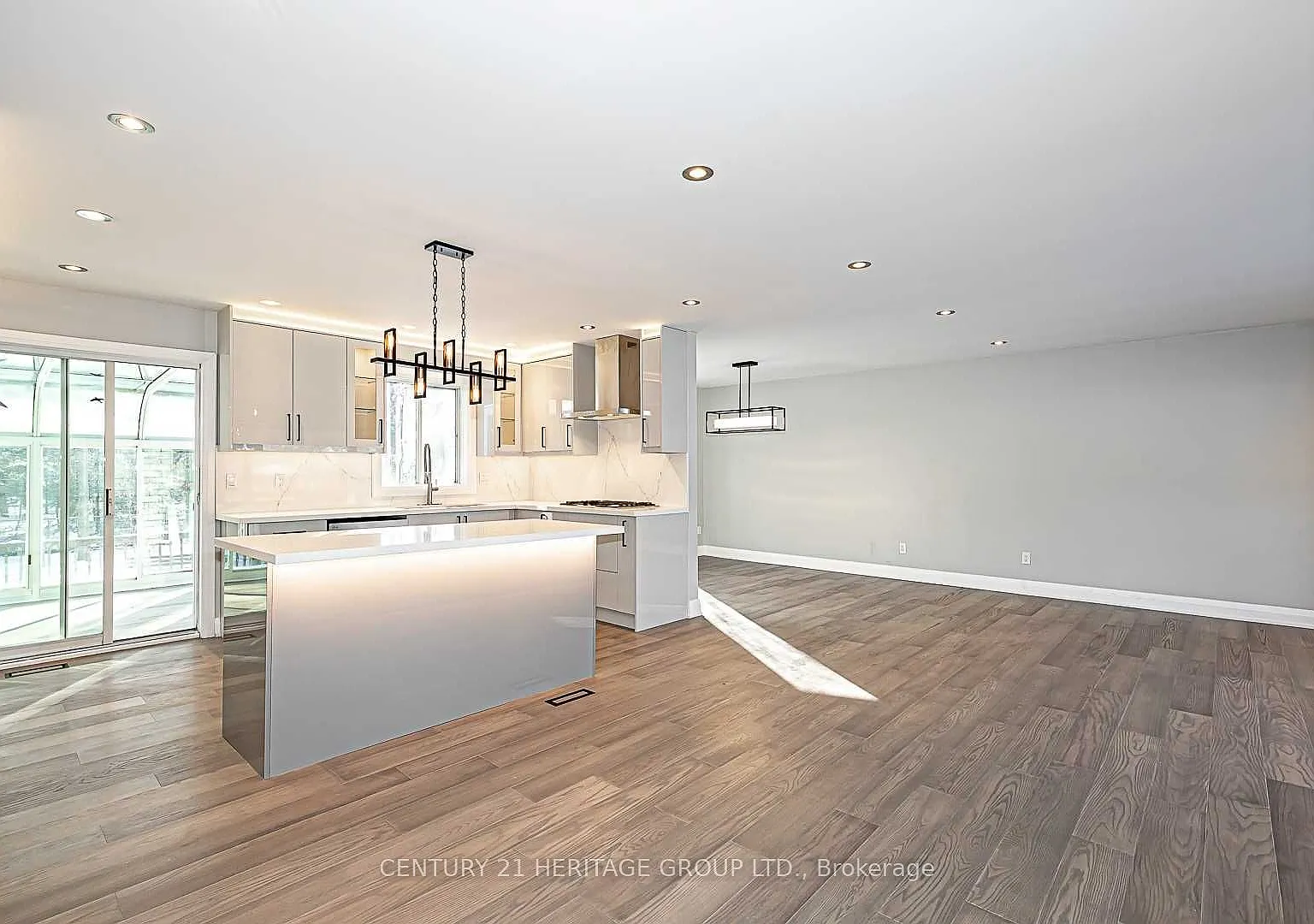 3 bed, $3,000 — Photo 4