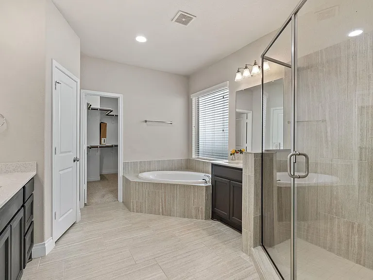 180 Santa Maria St — Photo 16