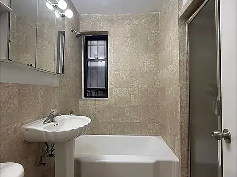 315 E 56th St #5B — Photo 6
