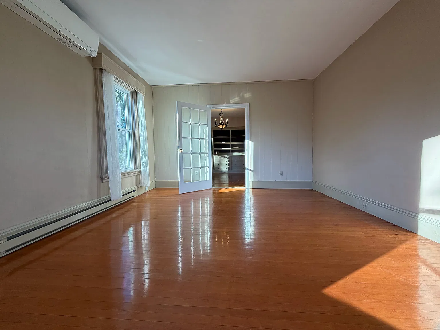2 bed, 1300 sqft, $2,300 — Photo 3