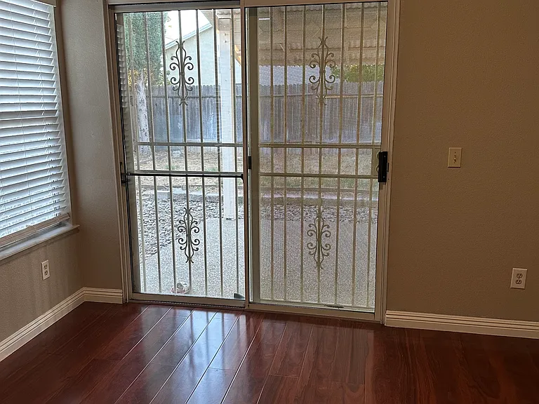 3411 Night Star Ct — Photo 5