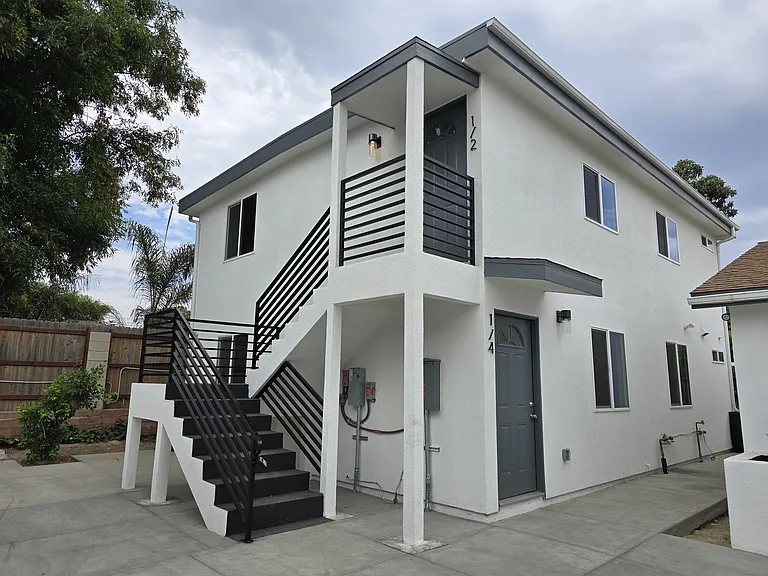 14005 1/4 Hubbard St — Photo 1