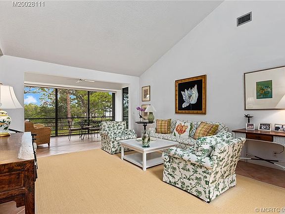 4th image of 2512 NW Seagrass Dr #6B