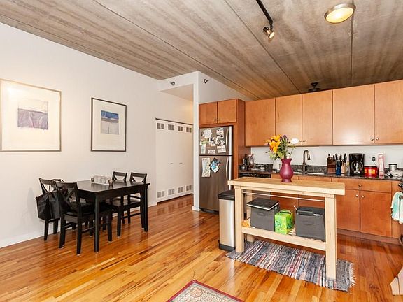 2nd image of 630 N Franklin St APT 600