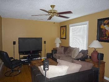 2nd image of 1822 Herschel St