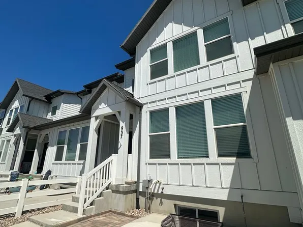 937 W Sunspear Dr, Saratoga Springs, UT 84045