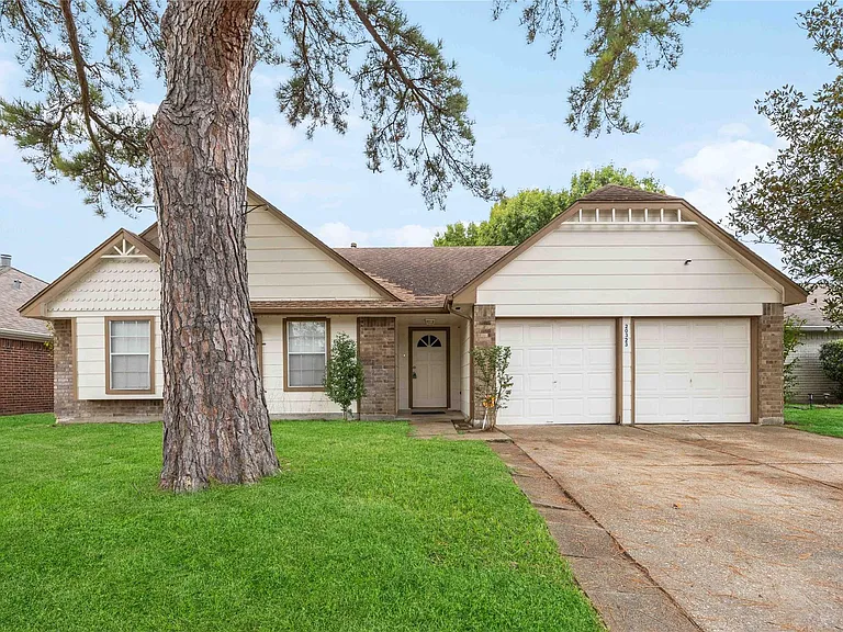 20323 Pinefield Ln — Photo 2