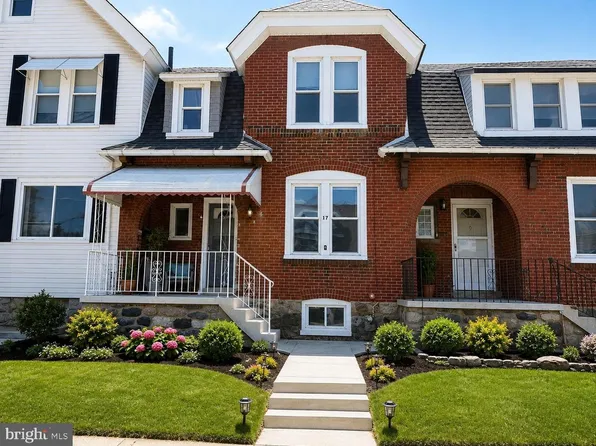 17 Walnut St, Marcus Hook, PA 19061