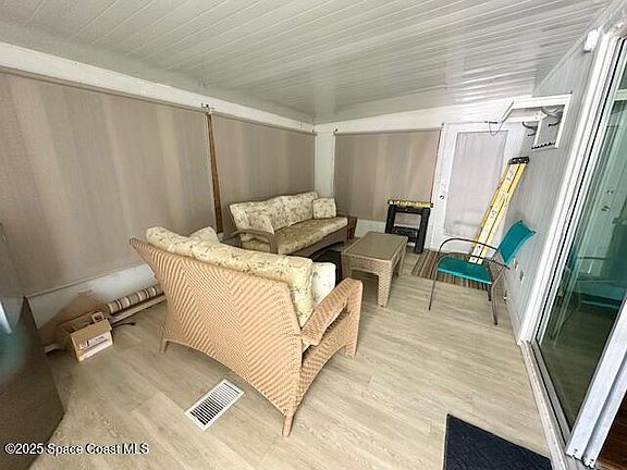 4th image of 1288 Gardenia Dr