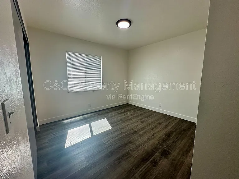 21490 Bear Valley Rd #B — Photo 3