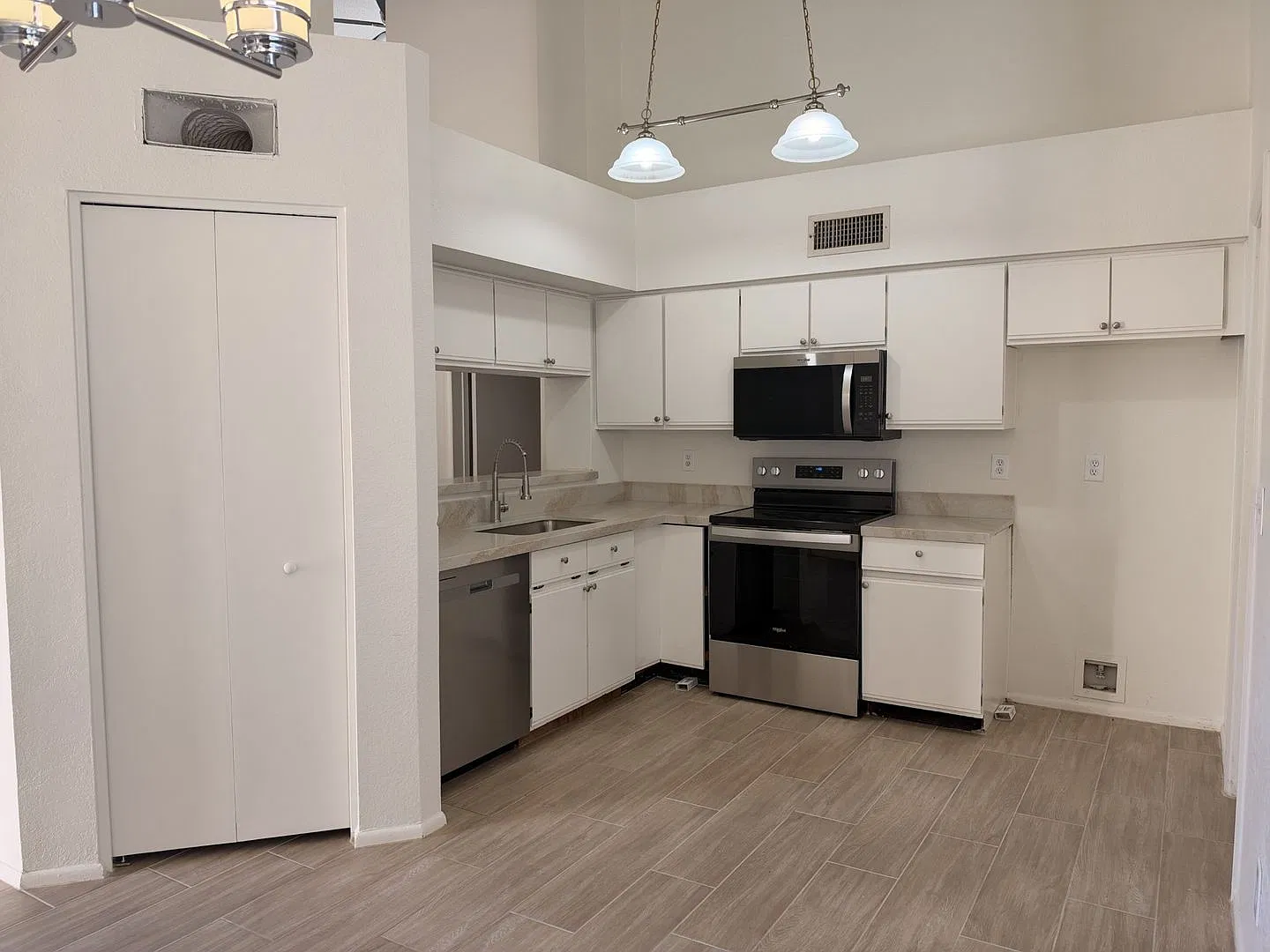 3 bed in Phx 91st/Indian School — Photo 4