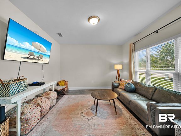 4th image of 388 Apollo Ave