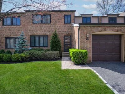 94 Windsor Gate Drive, New Hyde Park, NY, 11040