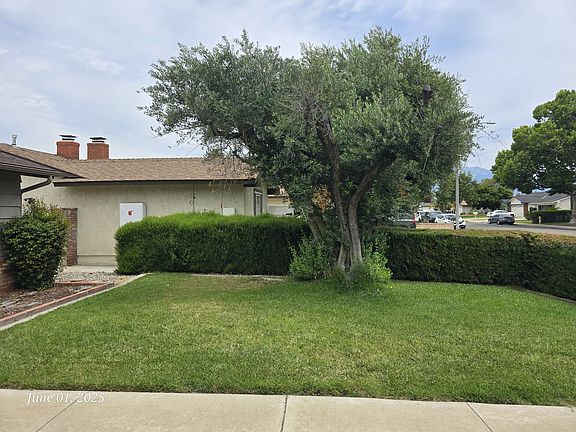 4th image of 2158 Holly Ave