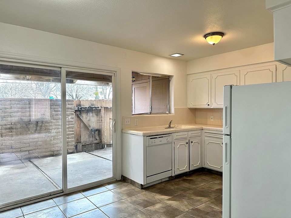 3745 N Fruit Ave Fresno, CA, 93705 Apartments for Rent Zillow