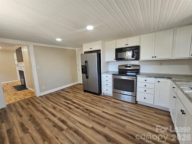 208 W Main St — Photo 5
