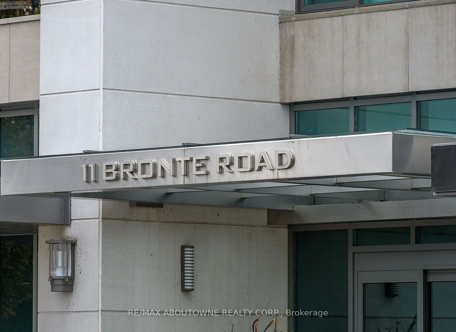 3 bed, $6,000 — Photo 2