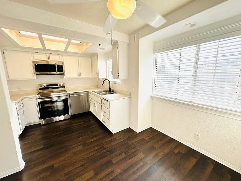 1524 E Spruce St #B — Photo 11