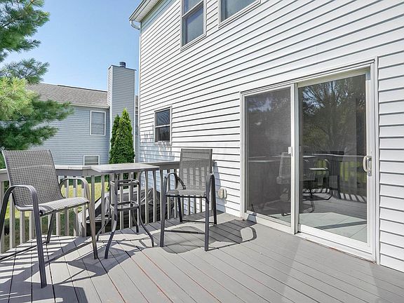 3rd image of 2082 Shetland St