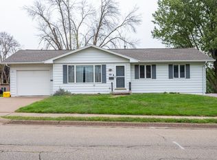 1425 Kane St, Dubuque, IA 52001