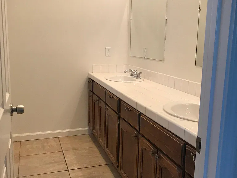 612 W Pillsbury St #102 — Photo 12