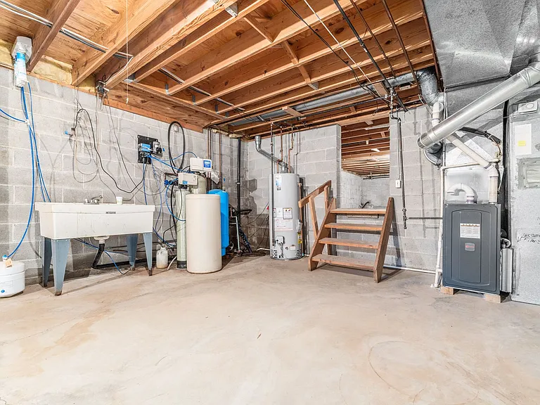 6002 Bowen Rd — Photo 46