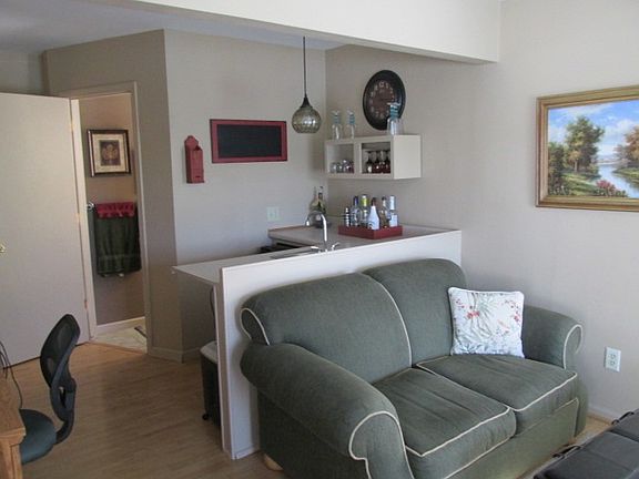 5th image of 2106 Pleasant St