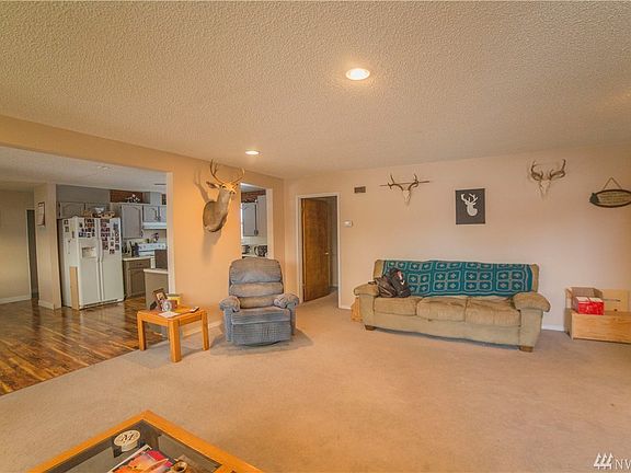 3rd image of 207 1st St SE