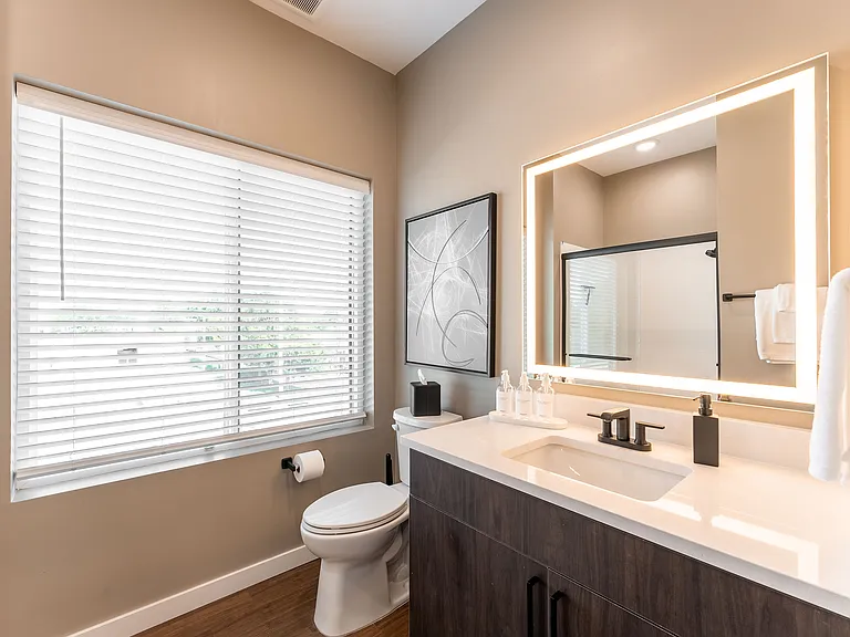 1364 E Battlefield Rd — Photo 203