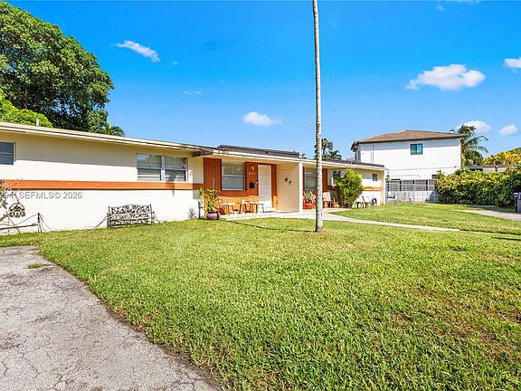4th image of 9041 SW 42nd St