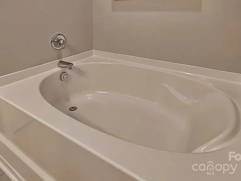 92 Ashelyn Park Dr — Photo 10