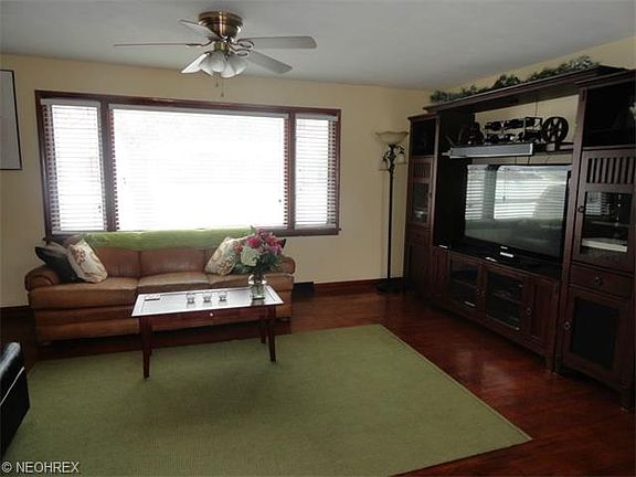 5th image of 1262 Center Dr