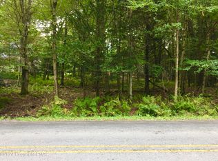 18 Tanglewood Dr, Pocono Pines, PA 18350